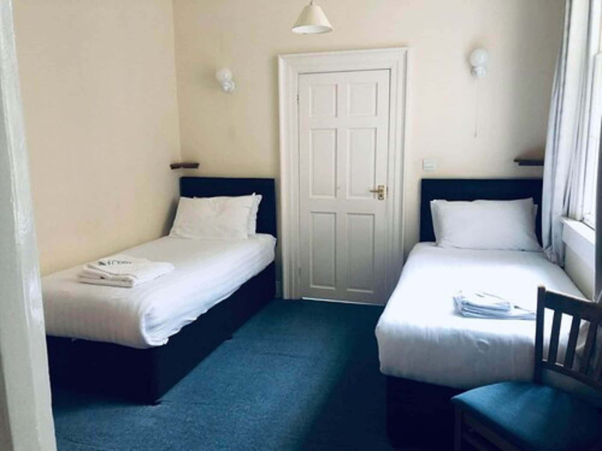 Parade Park Accommodation Бат Экстерьер фото